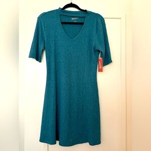 Arizona Jean Company top- NWT- size- Large